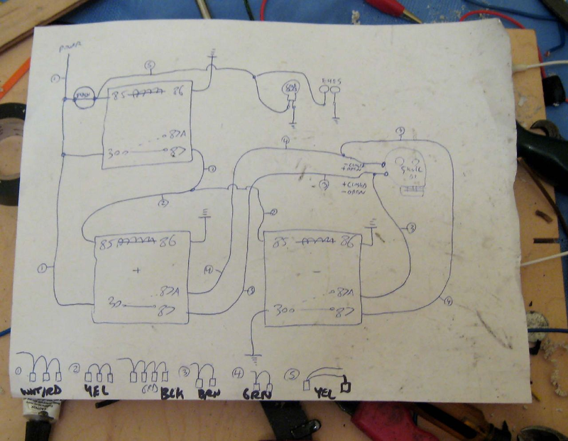 Illustration for article titled Make Your Own Animatronic Screaming Skull Brake Lights With Junkyard Parts!